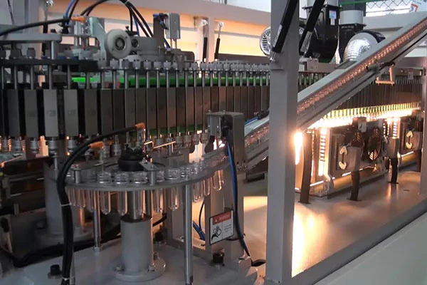 Máquinas de estirado-soplado: una revolución en la fabricación de envases plásticos