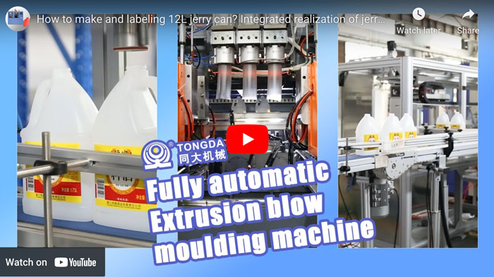 Máquina de extrusión-soplado fabricando envases plásticos huecos