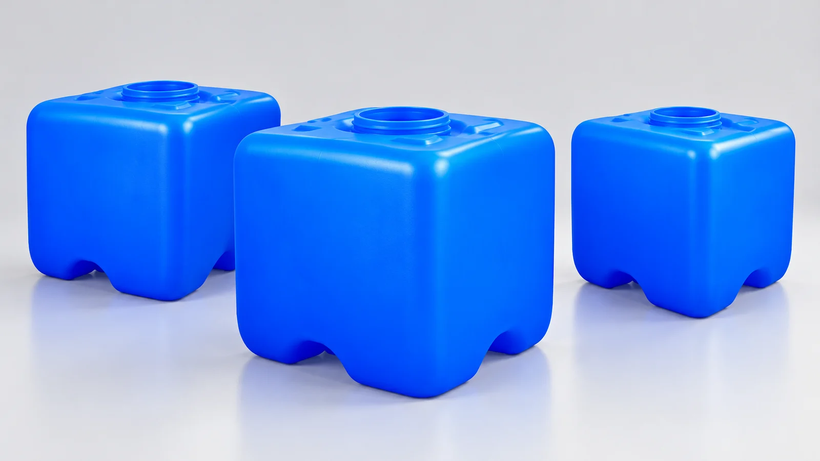Tres botellas internas azules para IBC adaptadas del póster original TDB-1200FP