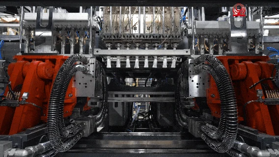 Caso HSEII-12L/8: producción totalmente eléctrica de botellas de cuidado personal
